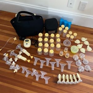 Used Medela Freestyle Pump, Case, Bottles, Parts
